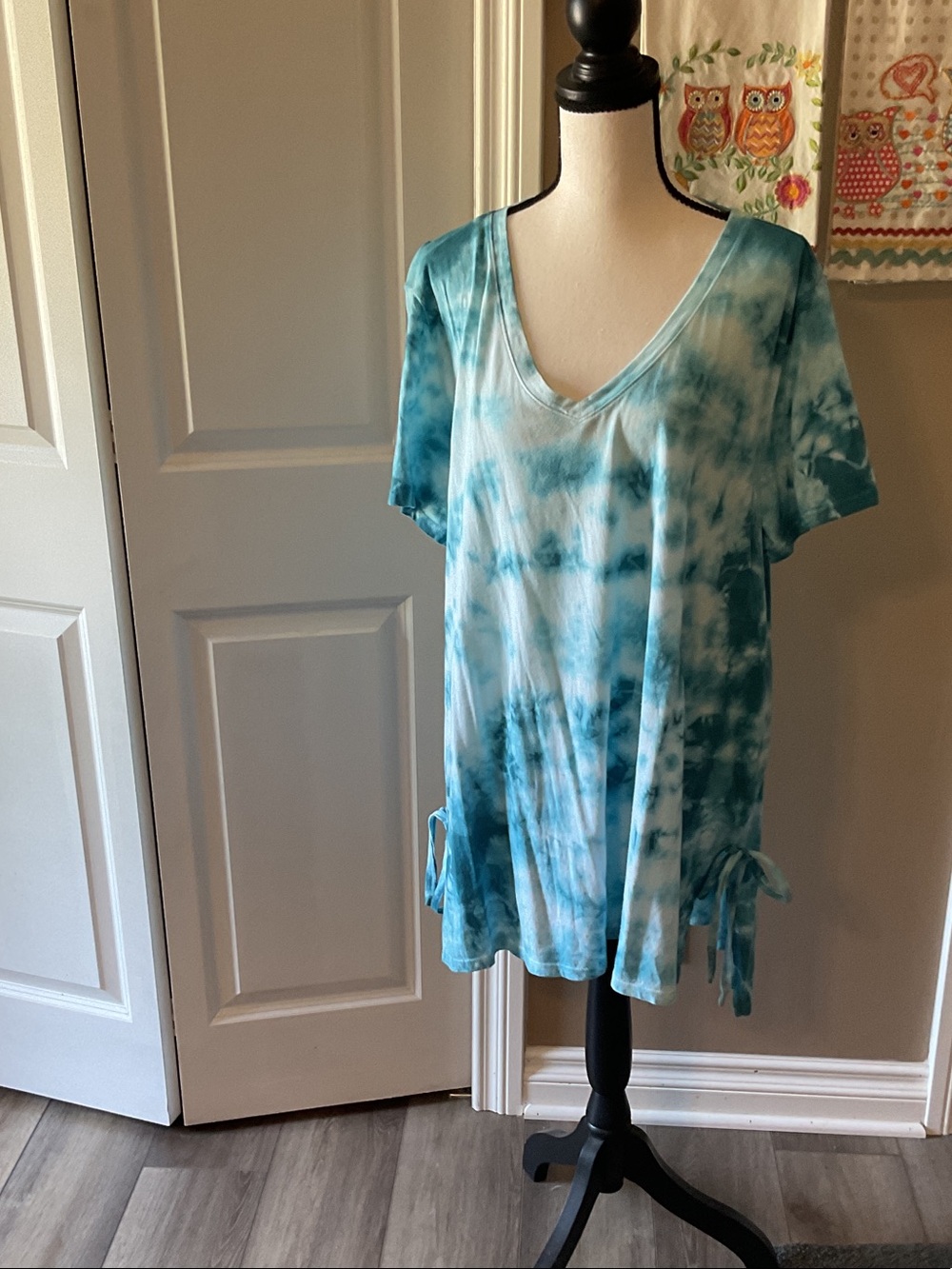 Lane Bryant Teal Tie-Dye V-Neck Short Sleeve Tunic with Side Ties